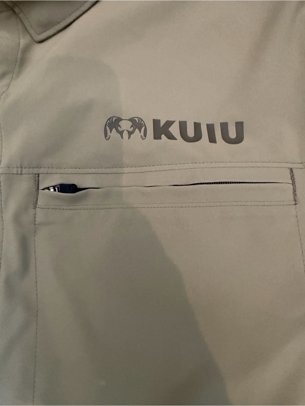 Kuiu Men’s Long-Sleeve Button Shirt Jacket in Khaki - Picture 6 of 10